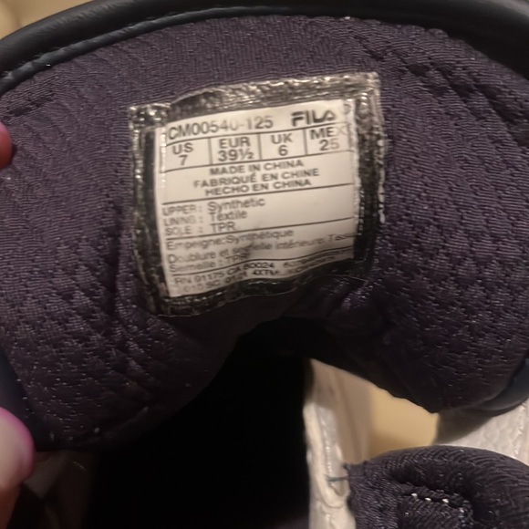 Men's Fila Sneakers - Picture 4 of 5